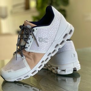 On Running Cloudstratus Running Shoes Like New